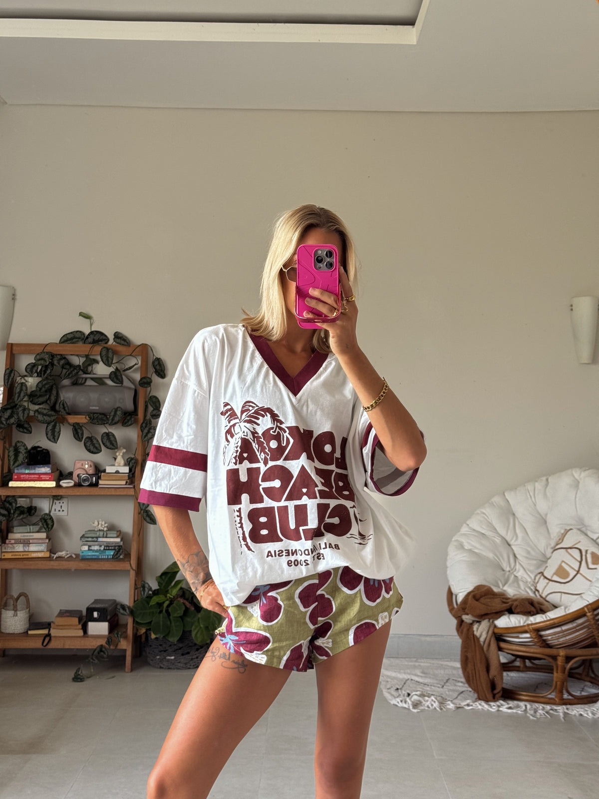 BEACH CLUB TEE - POMENGRANATE